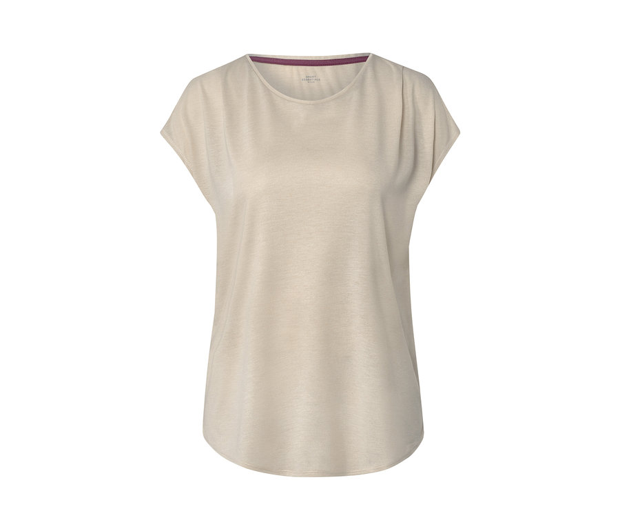 Beiges Sportshirt.