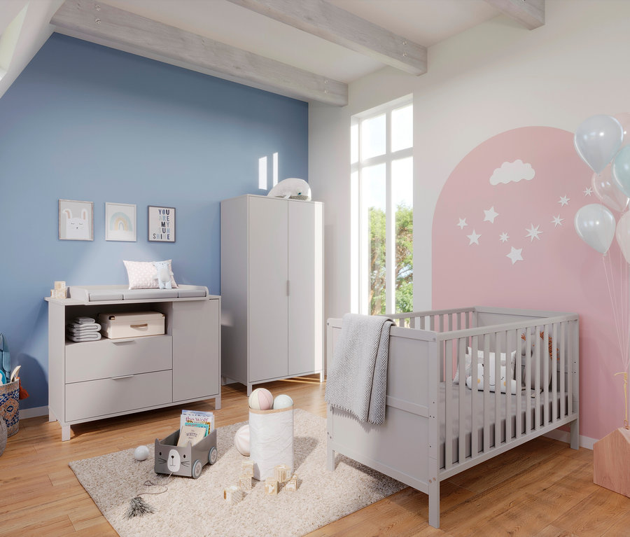 Ein Kinderzimmer mit dem breiten Set »Alkmaar«, bestehend aus Kinderbett, Kommode, Wickelaufsatz und Schrank.
