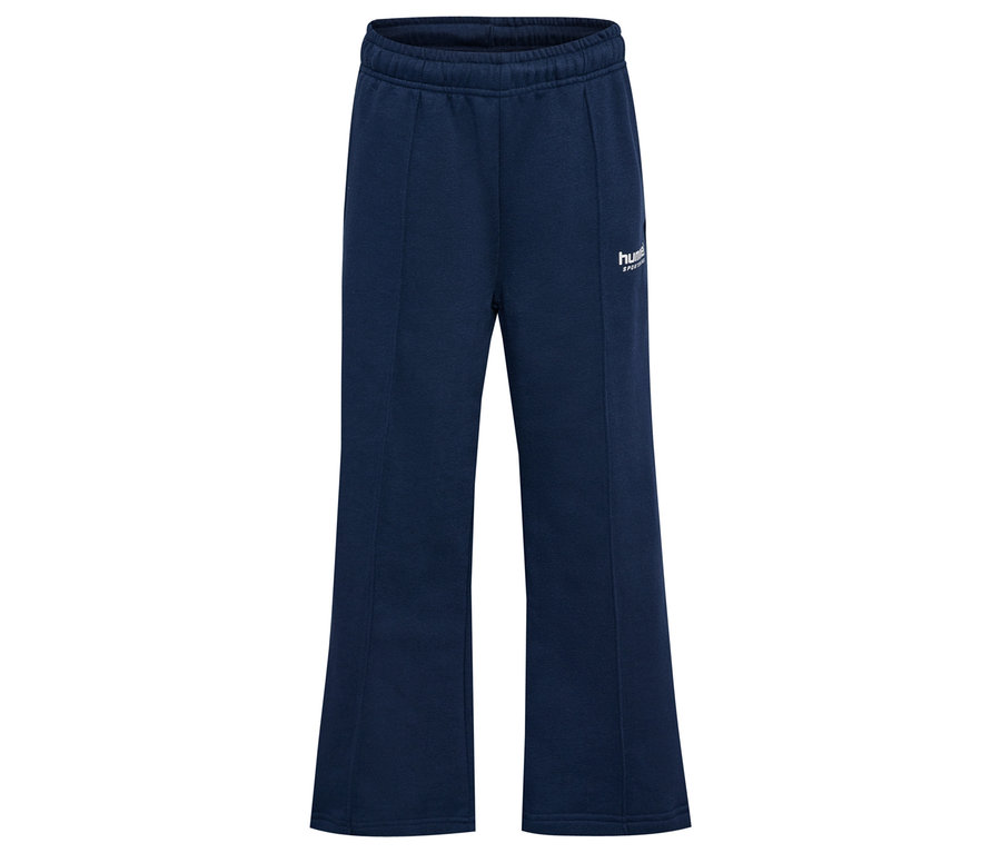 Die marineblaue hummel® HMLJR Loose WL Pintug Sweatpants liegen vor einem weißen Hintergrund.