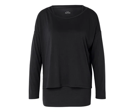 Schwarzes Langarmshirt.