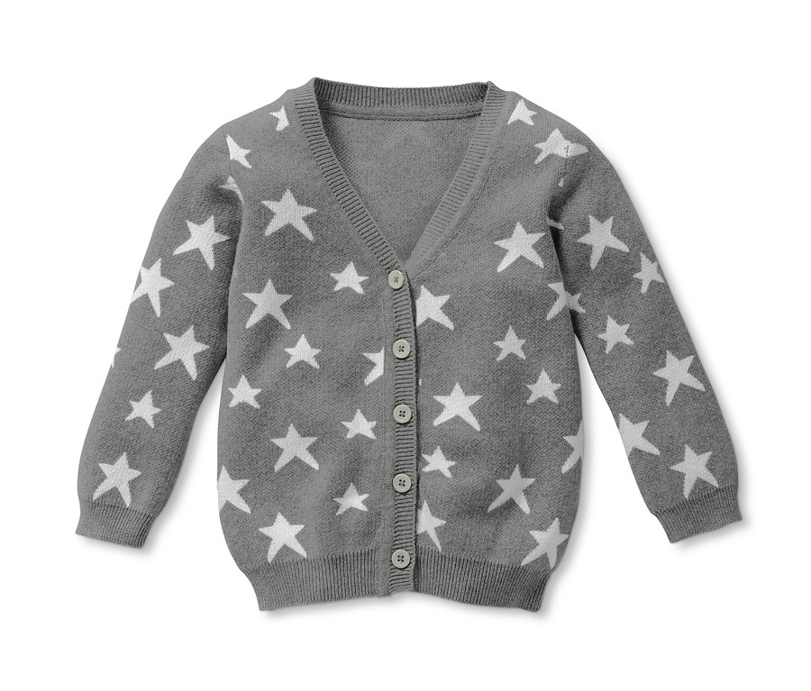 Graue Strickjacke mit weißen Sternen und Knöpfen.