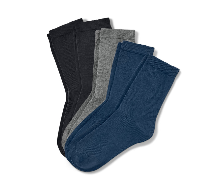 Fünf Paar dunkelblau-schwarze Kinder-Socken.