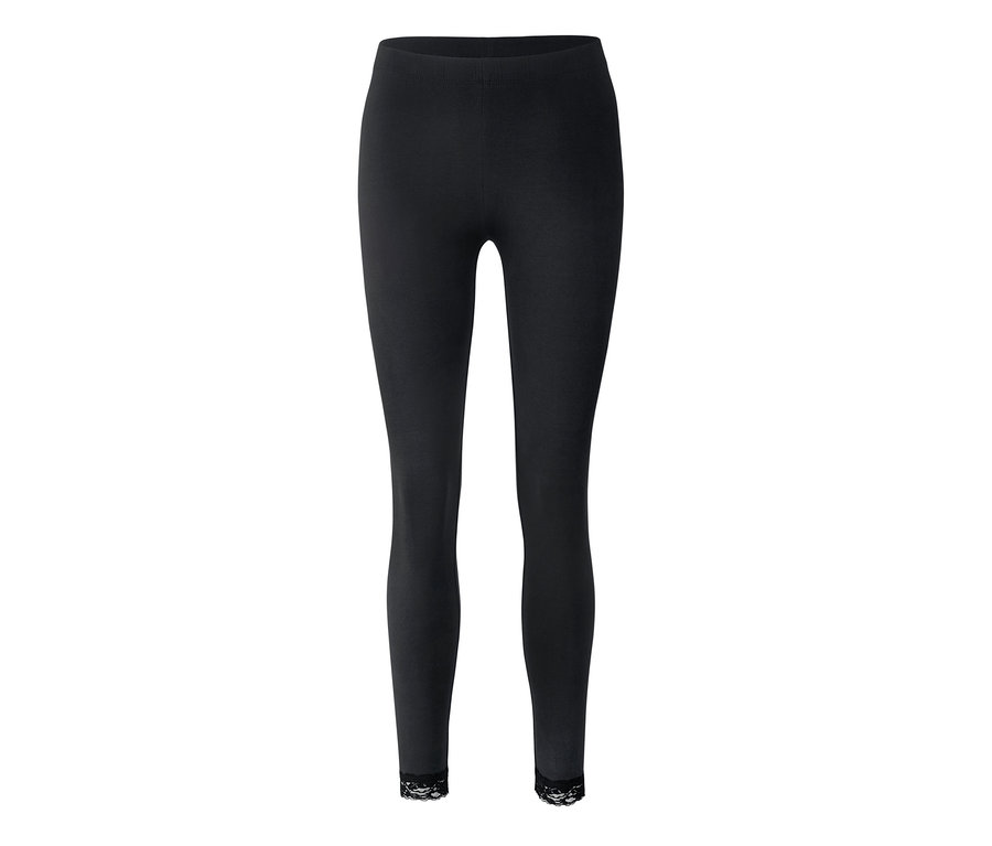 Schwarze Leggings mit Spitze an den Beinenden.