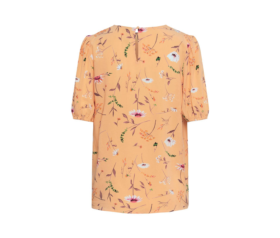 Rückansicht des Blusenshirts mit Blumenmuster.