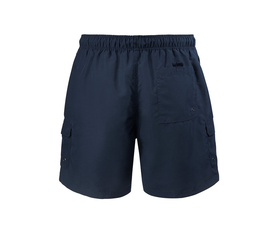 Detailansicht der Rückseite von blauen Badeshorts.