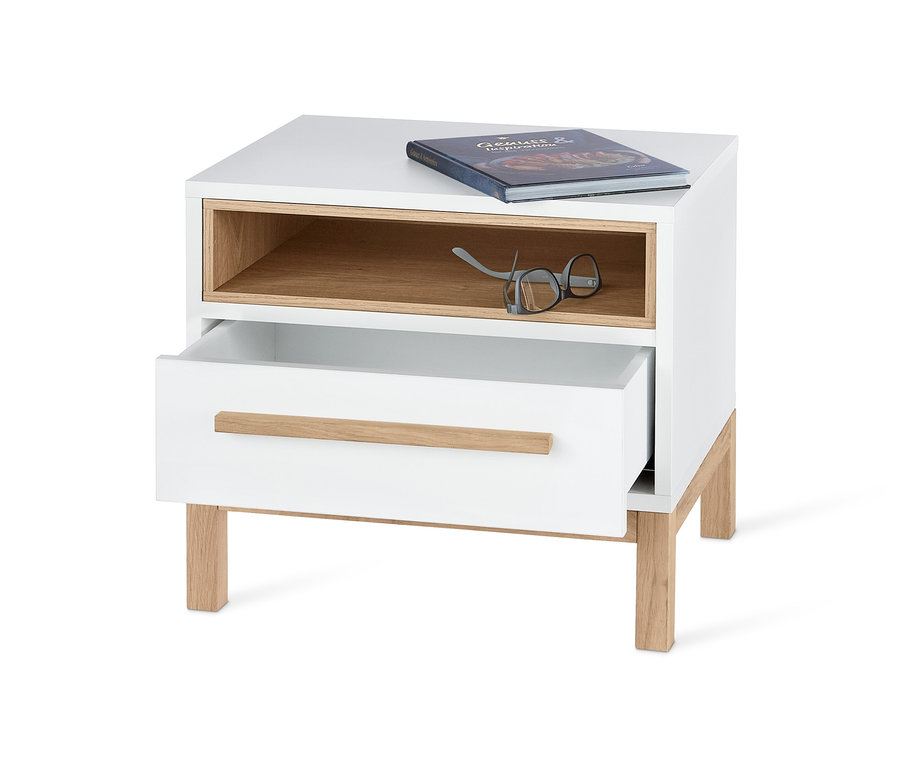 Weißer Nachttisch »Eklund« mit Schublade, auf dem ein Buch und eine Brille liegen.