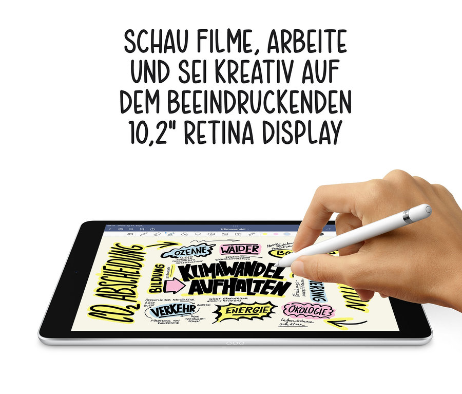 Person verwendet ein graues Apple iPad 9. Generation mit 64 GB, Wi-Fi und einen silberfarbenen Apple iPad 9. Generation mit 64 GB, Wi-Fi, um Notizen zu schreiben.