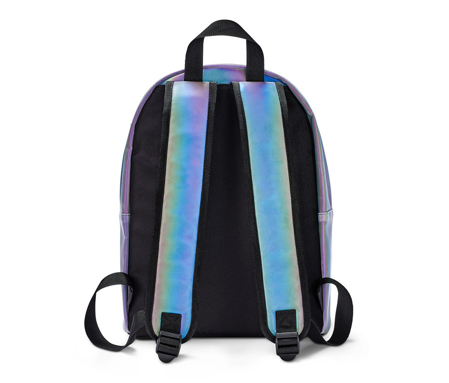 Rückansicht eines reflektierenden Rucksacks mit schillernden Trägern.