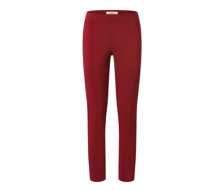 Eine rote Stretchhose auf weißem Hintergrund.