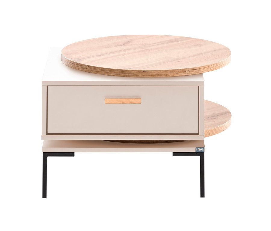 Detailansicht eines beigen Couchtisches mit runden Holzablagen.