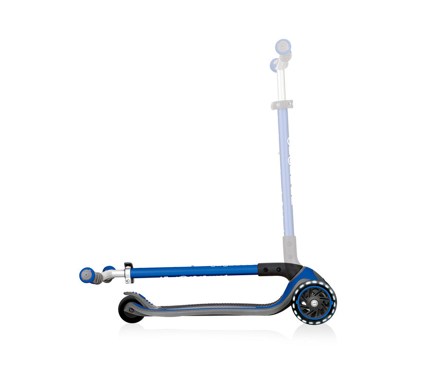 Blauer GLOBBER Roller »Master Lights« auf weißem Hintergrund.