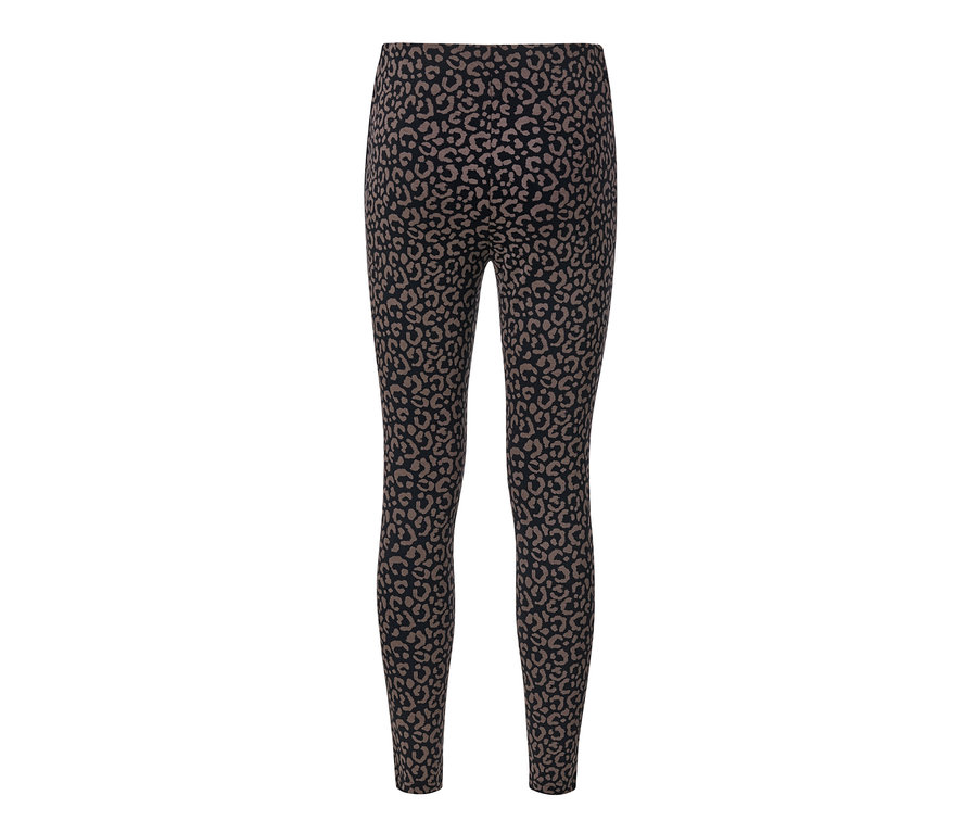 Schwarze Leggings mit braunem Tiermuster.