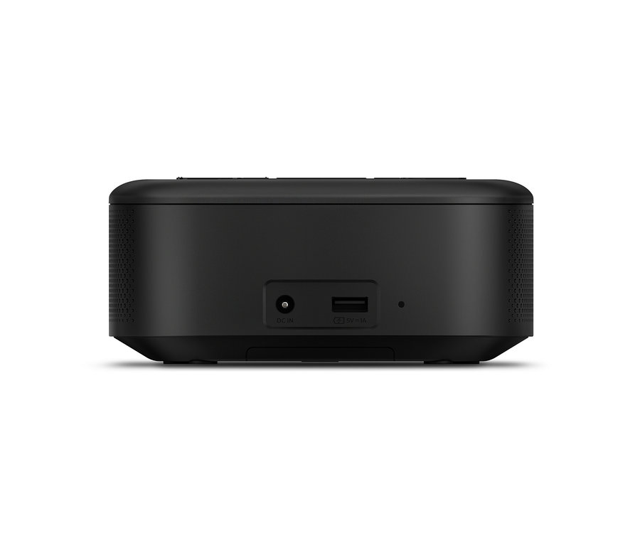 Detailansicht der Rückseite des schwarzen Philips DAB-Radioweckers »TAR7705«.
