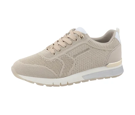Nahaufnahme eines sandfarbenen Tom Tailor Sneakers aus Textil/PU.