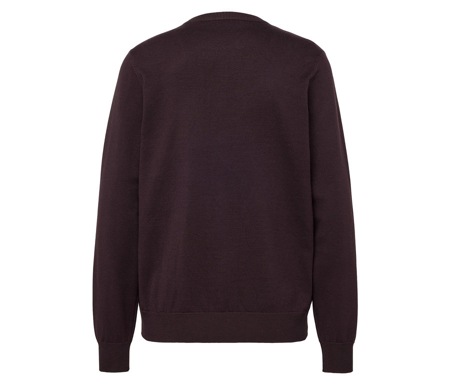 Detailansicht der Rückseite eines bordeauxfarbenen Pullovers.