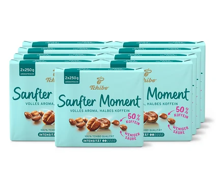 Packungen von Tchibo Sanfter Moment gemahlener Kaffee mit 50% Koffein.
