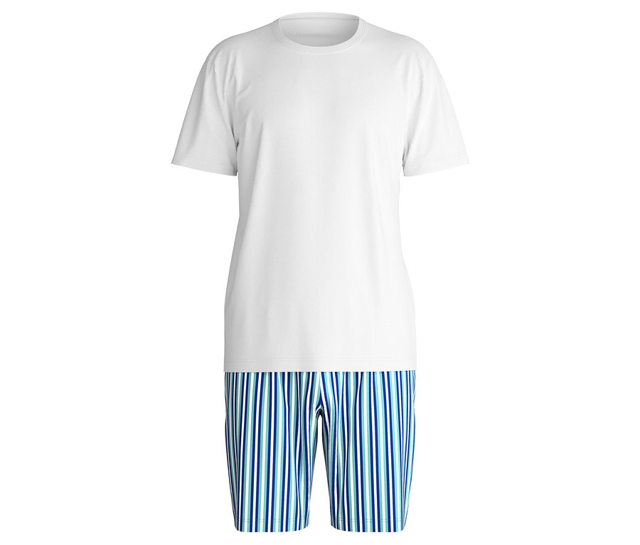 Weißes T-Shirt über blau-grün gestreifter kurzer Hose.