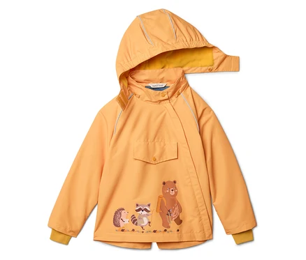 Orangefarbene Regenjacke mit Kapuze, Tasche und aufgedrucktem Bär, Waschbär und Igel.