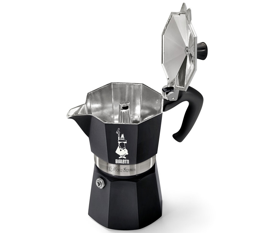 Offene schwarze Bialetti Espressokanne steht auf einem weißen Hintergrund.