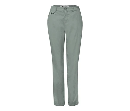 Mintfarbene Street One Chino Hose, flach liegend auf weißem Hintergrund.