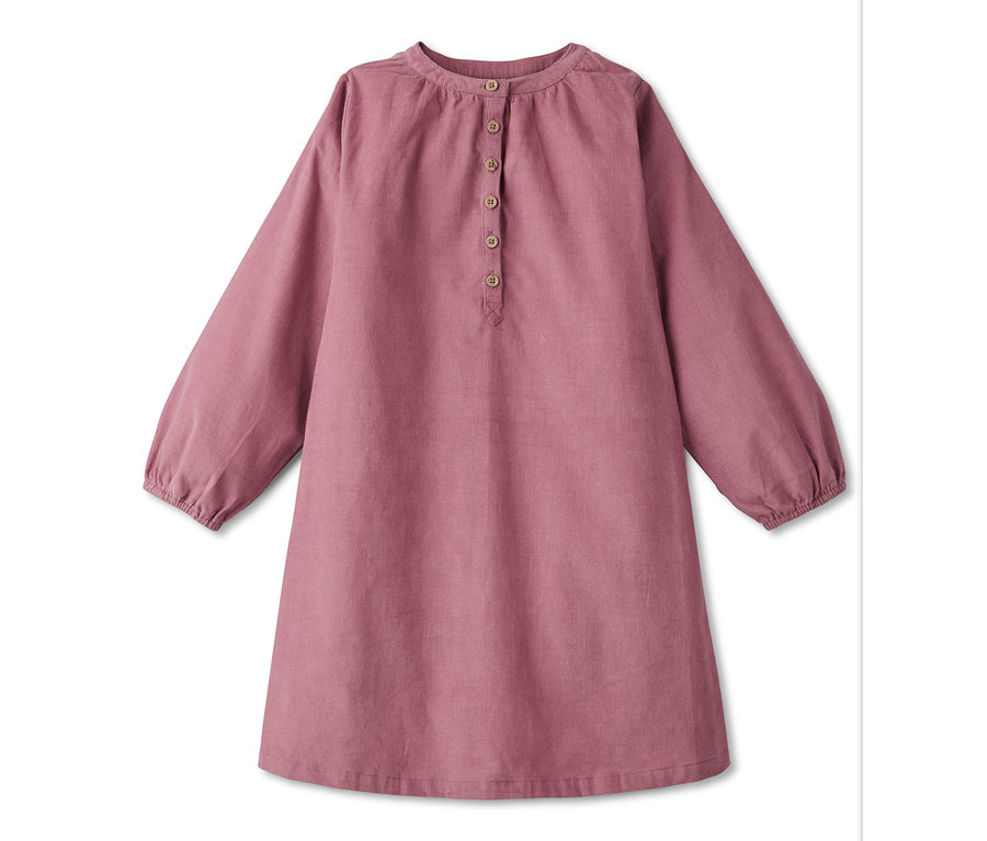 Rosa Cordkleid mit langen Ärmeln und Knöpfen.