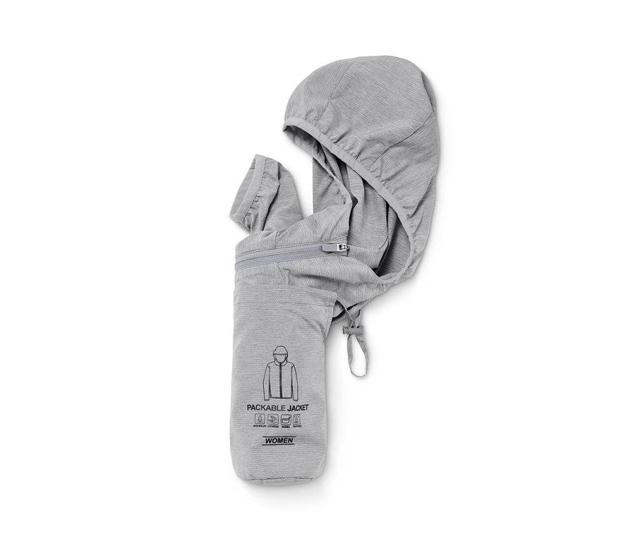 Eine verpackte leichte Funktionsjacke.