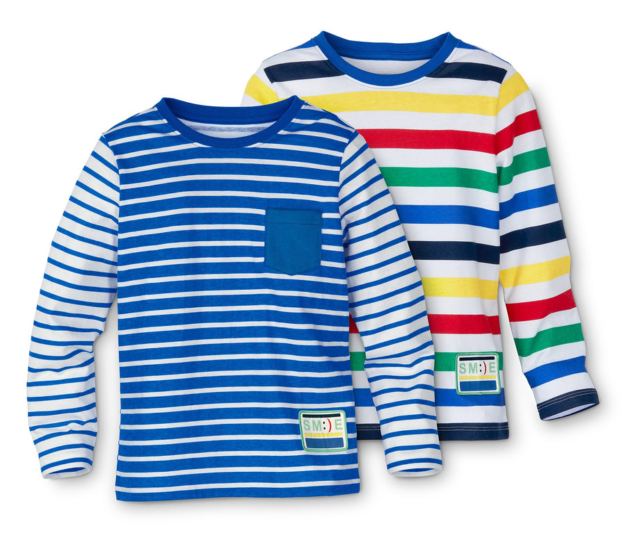 Zwei gestreifte Langarmshirts liegen übereinander.