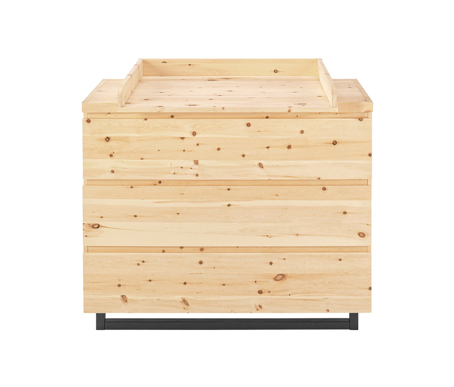 Schardt Set »Zirbenholz« und Schardt Wickelkommode »Zirbenholz« von vorn.