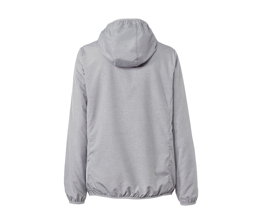 Rückansicht einer hellgrauen, leichten Funktionsjacke, packable.