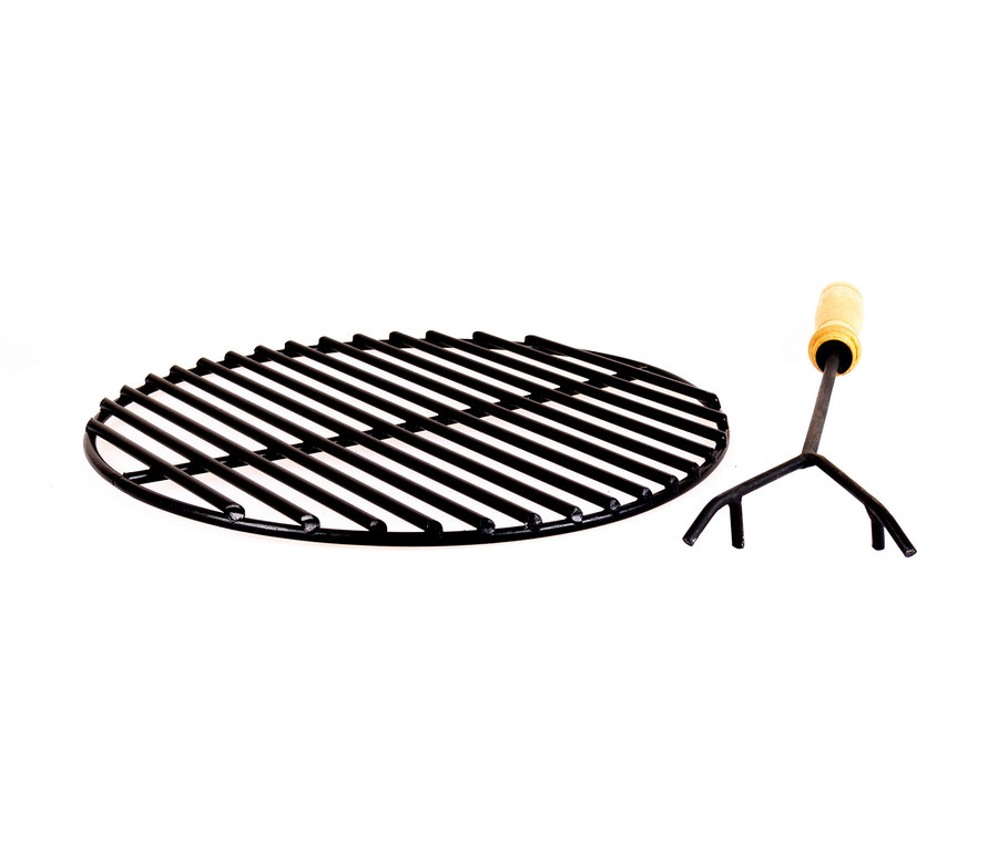 Feuerschale »Garland« Rost und Dreibein auf weissem Hintergrund.