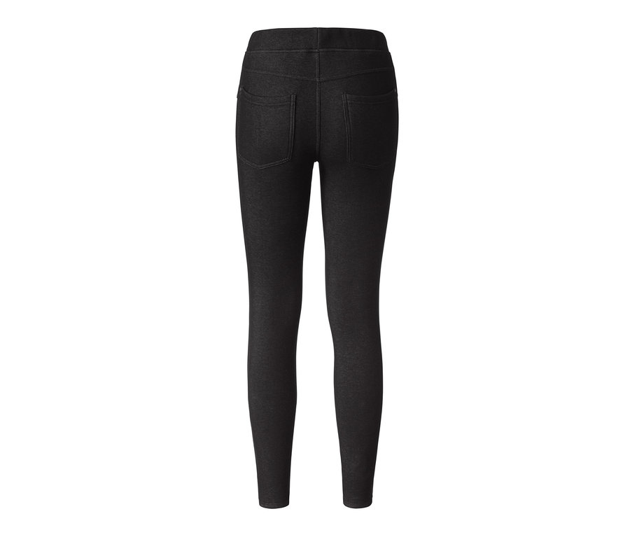 Schwarze, gefütterte Leggings im Jeans-Look von hinten.