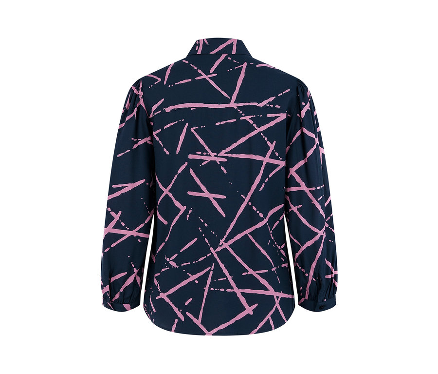 Dunkelblaue Hemdbluse mit rosa geometrischen Mustern.