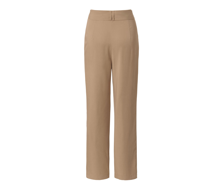 Detailansicht der Rückseite einer Webhose mit Gürtel.