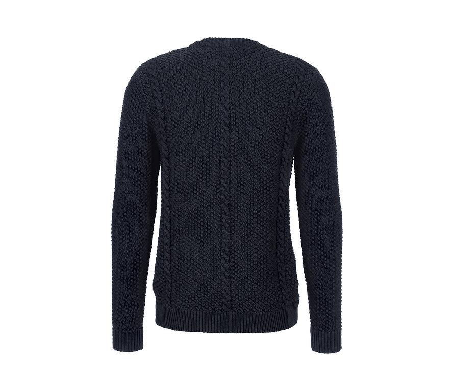 Detailansicht der Rückseite eines Strickpullovers.