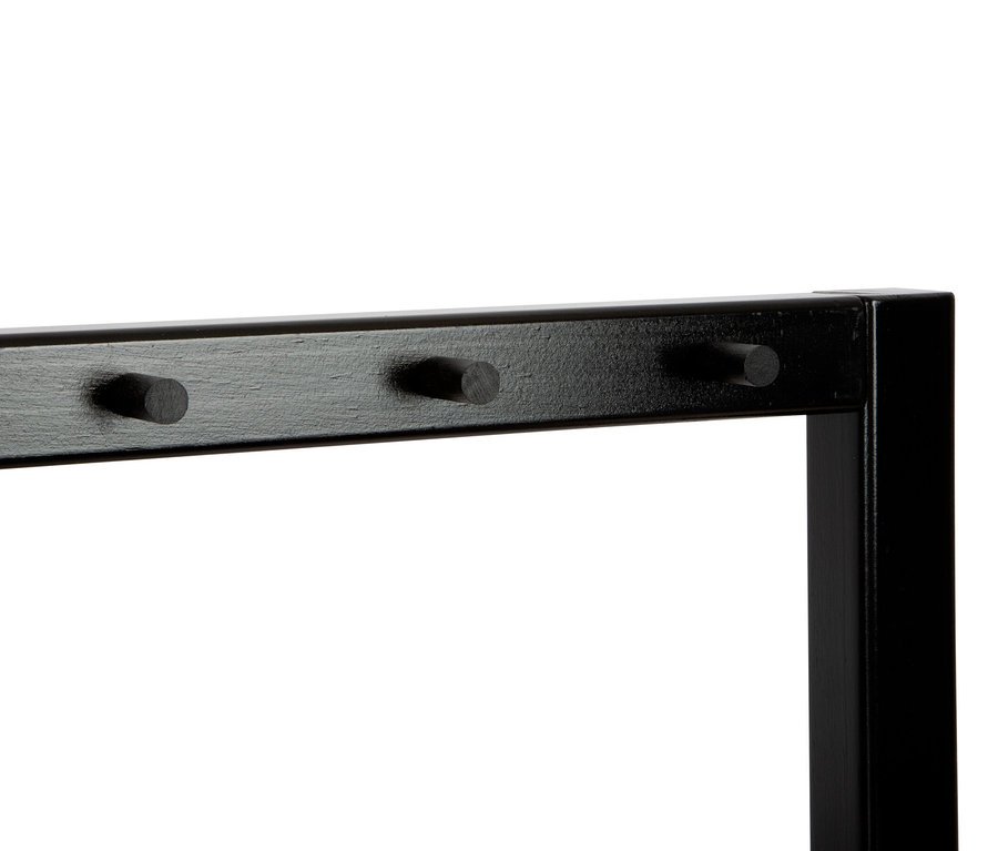 Detail einer schwarzen small foot Kinderküche »Industrial« mit drei Haken.