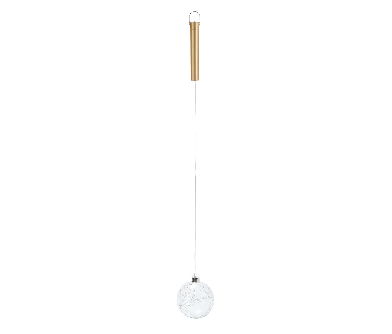 LED-Glaskugel hängt an einer Schnur.