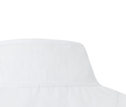 Ein gestreiftes Sweatshirt mit langen Ärmeln, weiß mit schwarzen horizontalen Streifen.