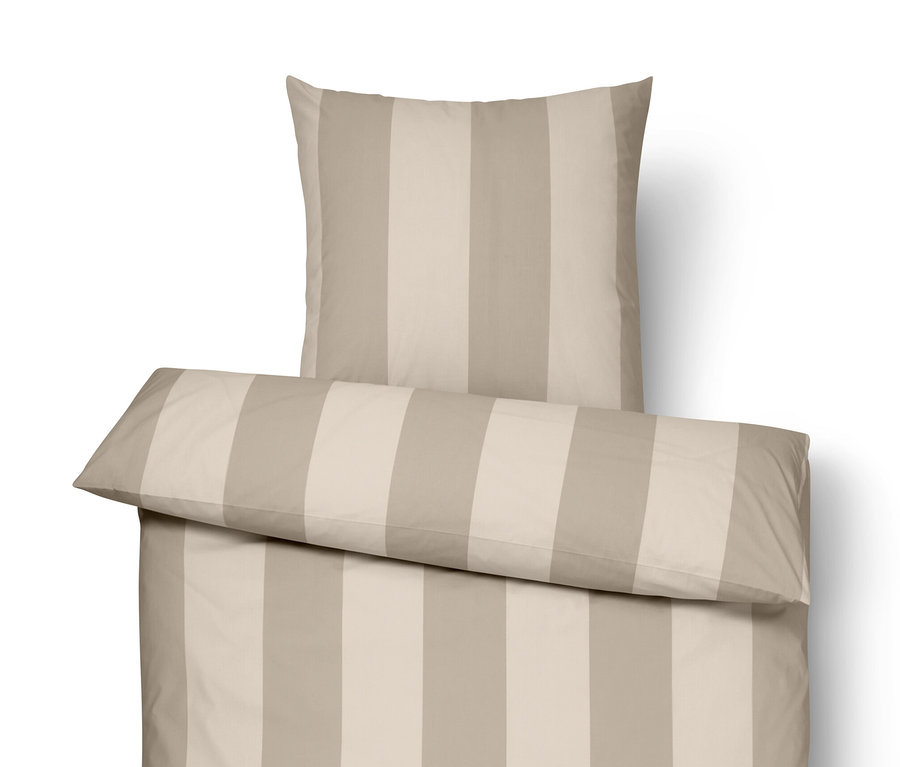 Beige gestreifte Edelflanell-Bettwäsche in Normal- und Übergröße.