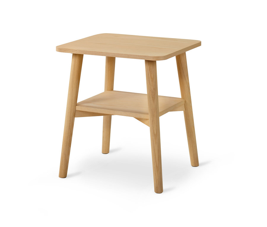Beistelltisch aus hellem Holz mit quadratischer Tischplatte und unterem Regal.