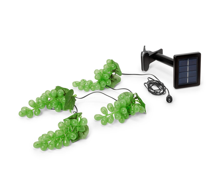 Solar-Lichterkette »Weintrauben« mit drei Trauben grüner Weintrauben und Solarpanel auf weißem Hintergrund.