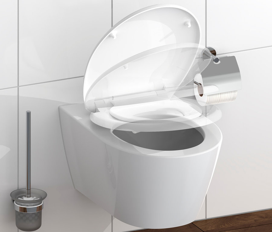Weiße Wandtoilette mit offenem Deckel, die einen weißen Duroplast WC-Sitz »FAMILY« mit integriertem Kindersitz zeigt. Links steht eine WC-Bürste, rechts ein Toilettenpapierhalter mit einer Rolle.