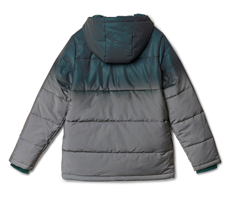 Eine Steppjacke mit Kapuze, die von Dunkeltürkis oben zu Grau unten verläuft.