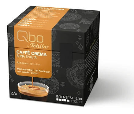 Schwarze und orangefarbene Qbo by Tchibo Caffè Crema Buna Enteta Kaffeekapselpackung mit 27 Kapseln. Die Vorderseite zeigt Kaffee in einer Tasse und Details wie Äthiopien/Brasilien, mild-aromatisch mit dunklen Beeren und Intensität 5/10.