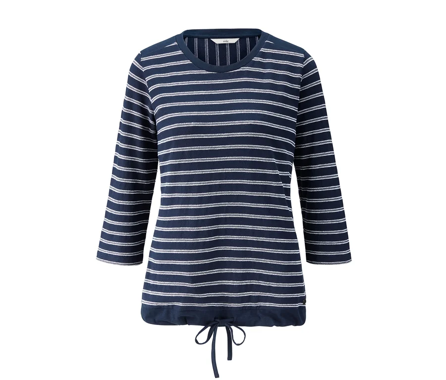 Ein blau-weiß gestreiftes Shirt mit 3/4-Ärmeln.
