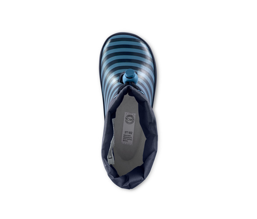 Draufsicht auf einen gestreiften Kinder-Regenstiefel mit blauem Kordelzug.