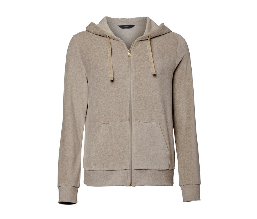 Beiger Nicki-Hausanzug mit Kapuze und Reißverschluss.