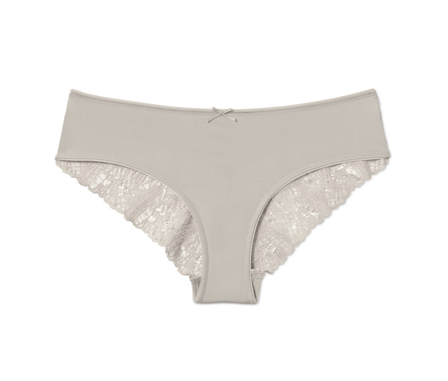Ein beiger Brazil-Slip mit weißer Spitze, 5er Pack.