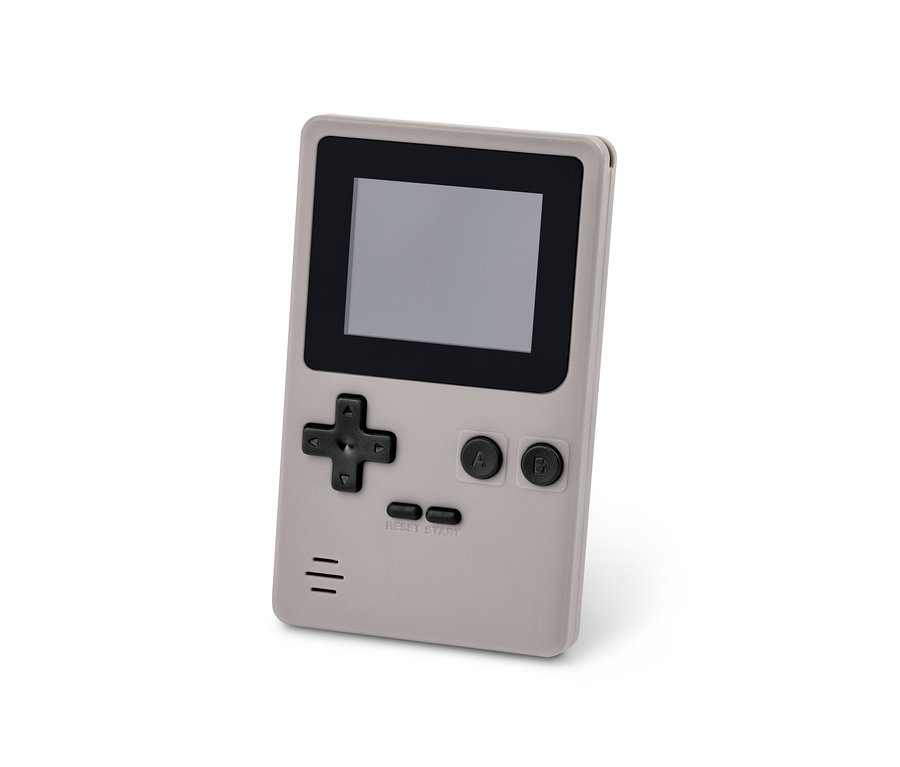 Detailaufnahme einer grauen Retro-Mini-Spielekonsole.