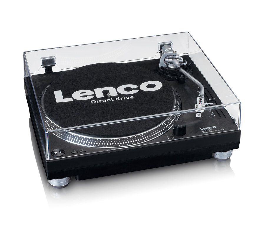 Ein schwarzer Lenco Plattenspieler L-3809 BK mit einer transparenten Abdeckung.