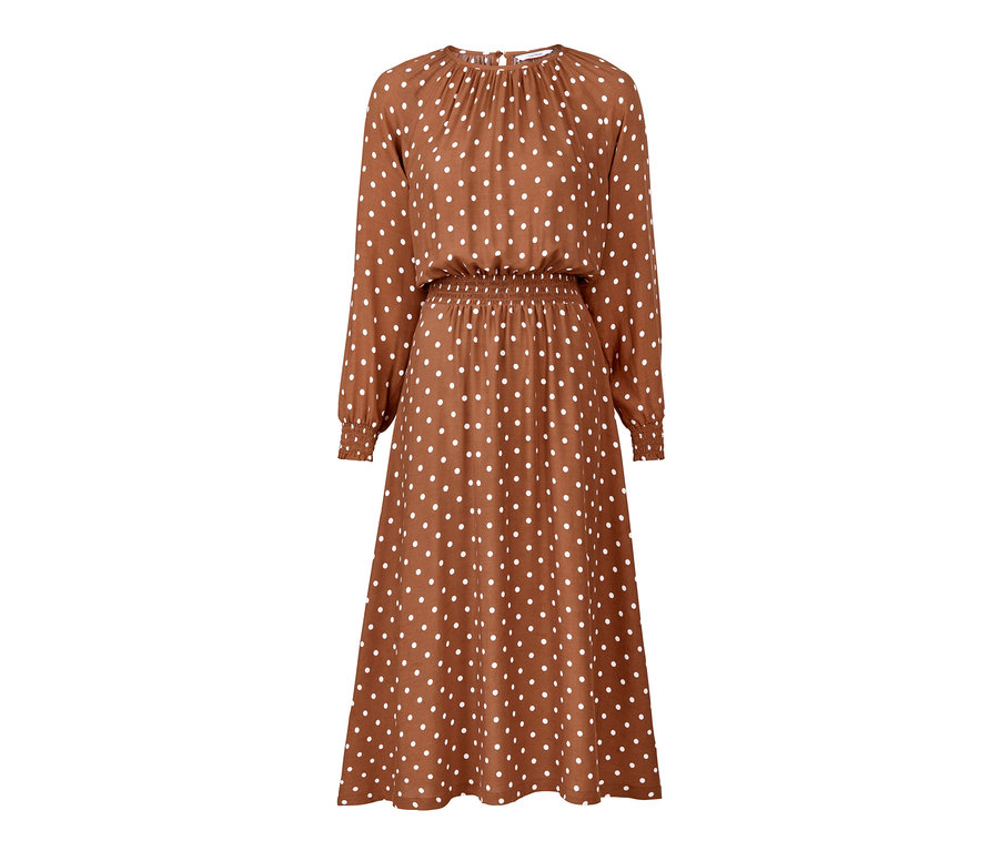 Gepunktetes braunes Midi-Kleid.